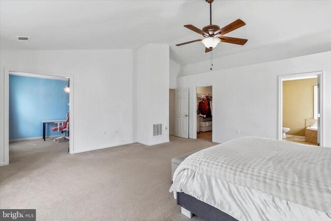 Building Photo - 301 Fontana Cir