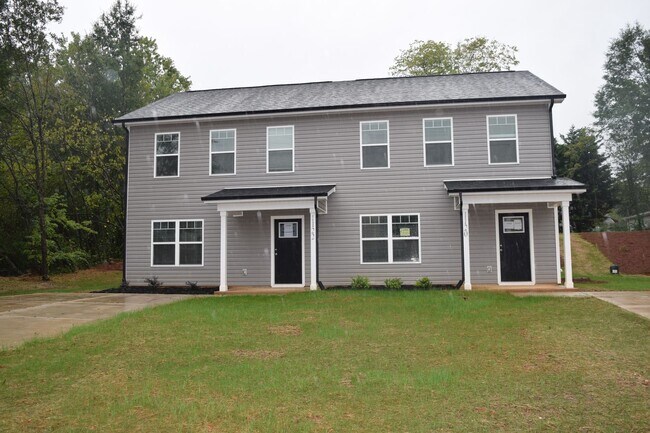 Primary Photo - Prime Location! 3BR Townhome with 2.5 Baths