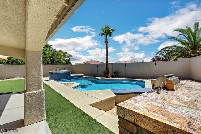 Building Photo - 7379 Majestic Bluff Pl