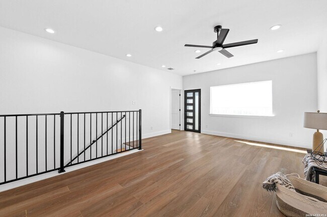 Building Photo - 117 Carle Ave