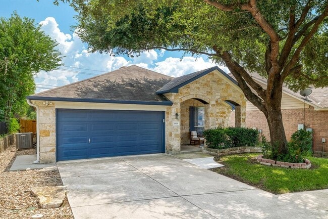 Building Photo - 1819 Melissa Oaks Ln