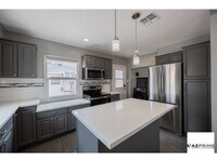 Building Photo - Live in Style in this Stunning 3/2 Phoenix...