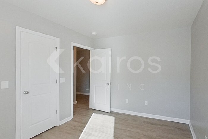 Building Photo - 102 Amber Mill Cir