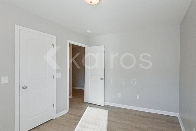 Building Photo - 102 Amber Mill Cir