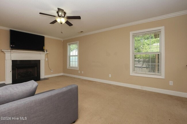 Building Photo - 207 Willoughby Ln