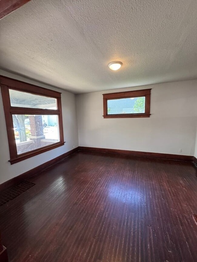 Building Photo - 1307 St Marys Ave
