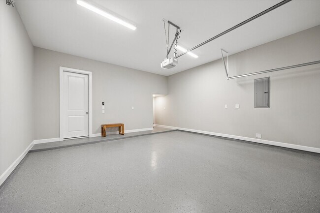 Building Photo - 5217 Amber Sunrise Dr