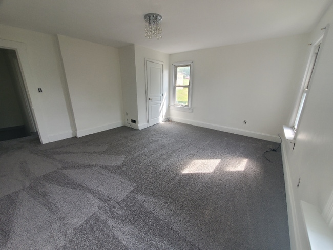 Building Photo - 20 Euclid St