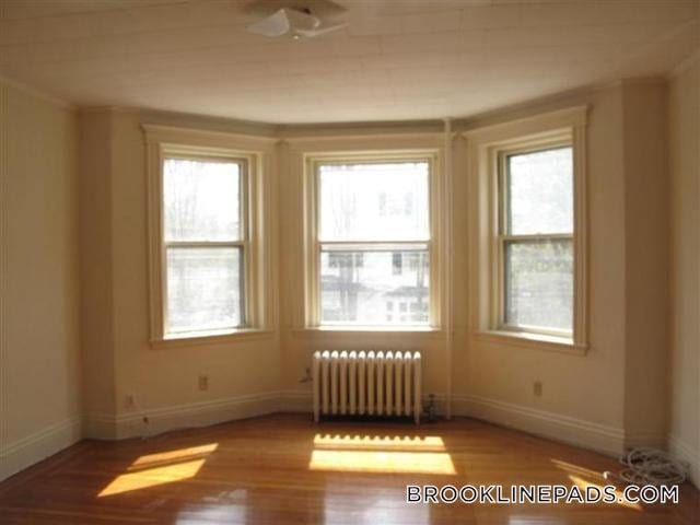 Building Photo - 18 Euston St