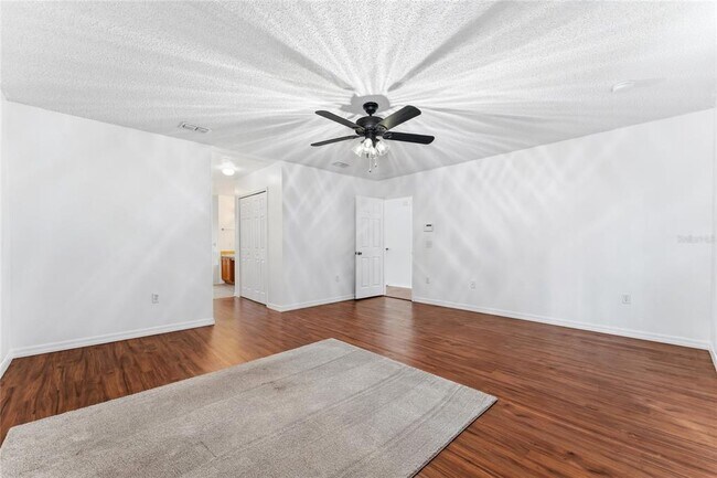 Building Photo - 637 Bittern Ct