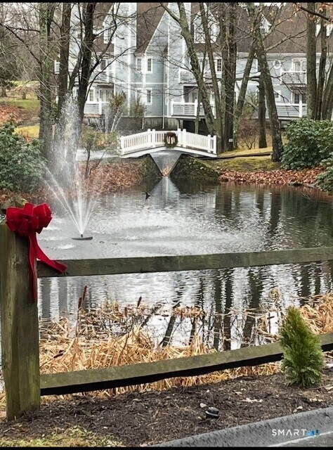 Building Photo - 221 Old Pond Ln