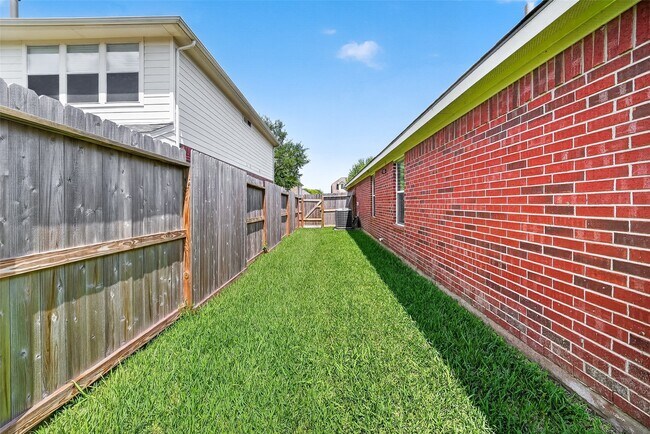 Building Photo - 3210 Princess Bay Ct