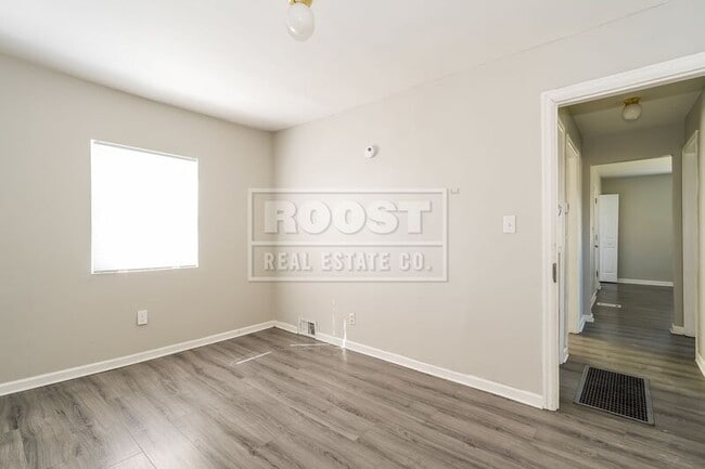 Building Photo - 108 Columbian Ave