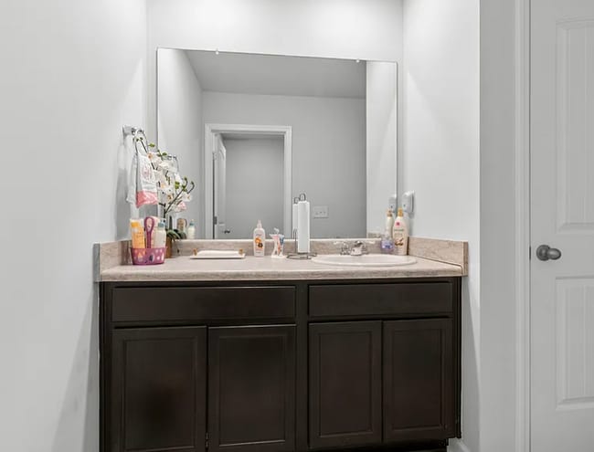 Building Photo - 5049 Hunters Village Dr