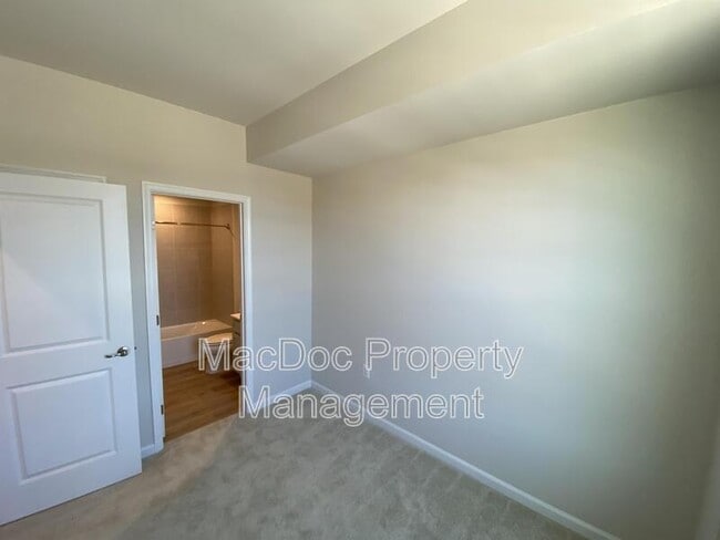 Building Photo - 1018 Trestle Dr