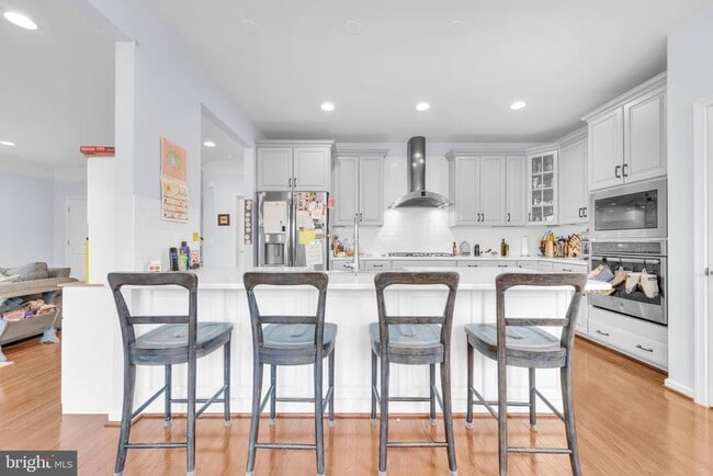 Building Photo - 42530 Oxford Forest Cir