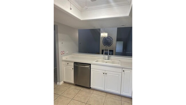 Building Photo - 4644 La Jolla Dr