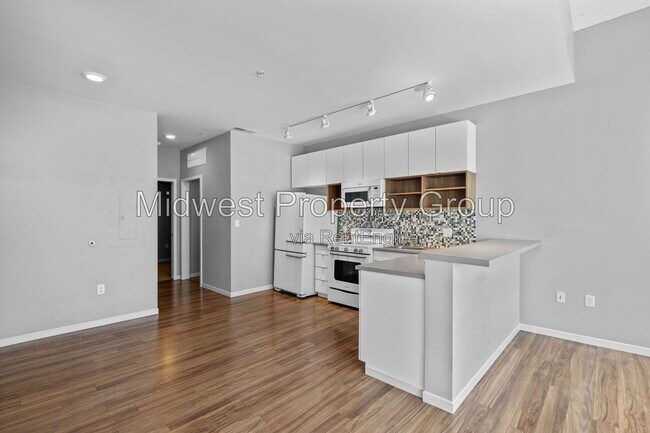 Building Photo - 4100 Lindell Blvd