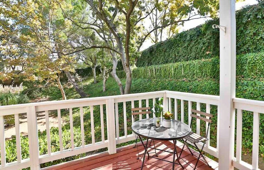 Back patio - 277 Hidden Creek Ct