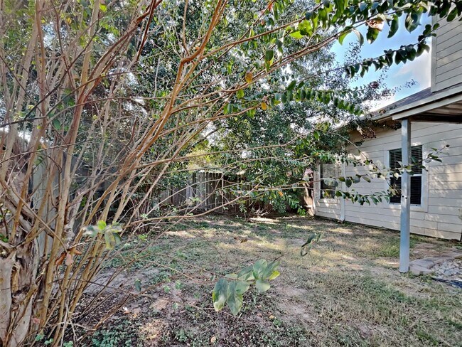 Building Photo - 32011 Sue Ln