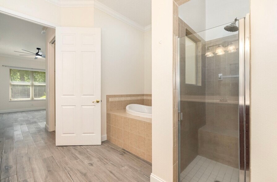 Building Photo - 8410 Maria Ct