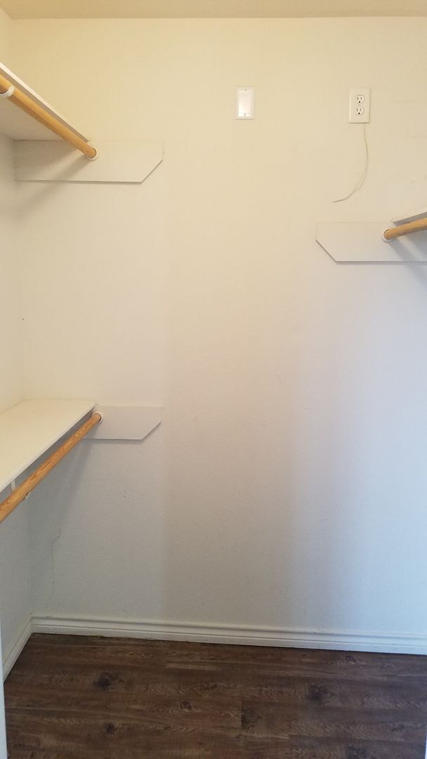 Building Photo - 2300-2302 Pronghorn Lane