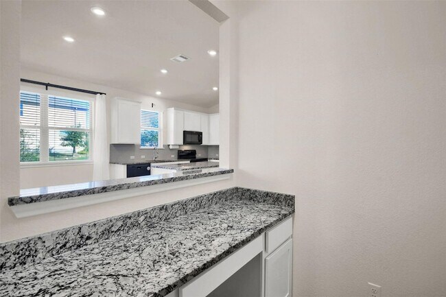 Building Photo - 19032 Quebrada Dr