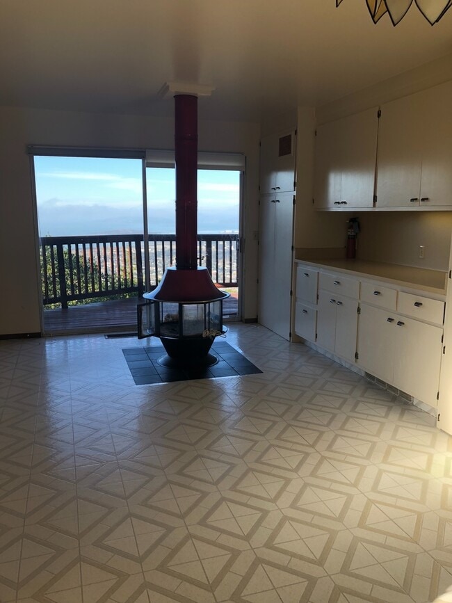 Building Photo - Lovely 3/2 home in the hills of El Cerrito with breathtaking views of the bay!