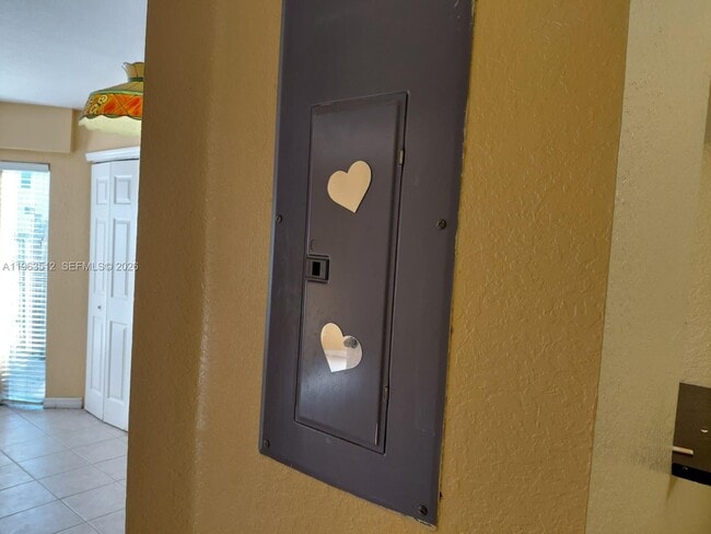 Building Photo - 83 NE 13th Ave