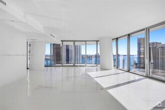 Building Photo - 300 Biscayne Blvd Way