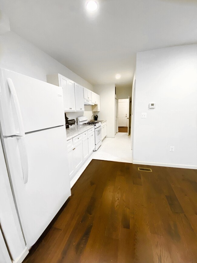 Bright, Large Alley Kitchen - 1721 Minnesota Ave SE