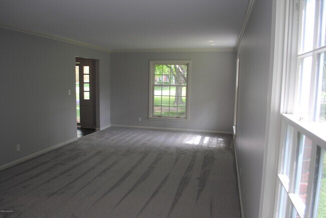 Building Photo - 9836 Longwood Cir