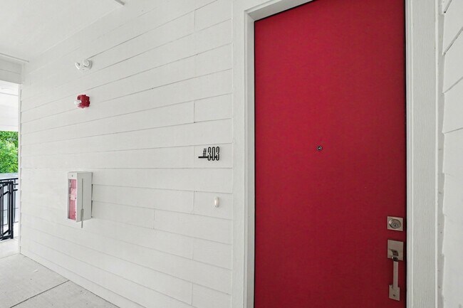 Building Photo - 2217 N Fitzhugh Ave