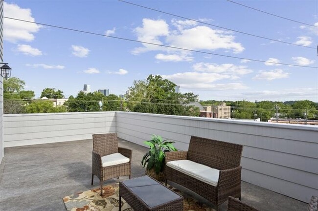 Building Photo - 663 Boulevard NE