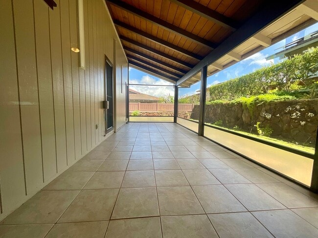 Building Photo - Spacious & Desirable 4/2/2 Single Family H...