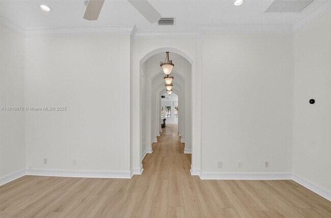 Building Photo - 9597 Bridgebrook Dr