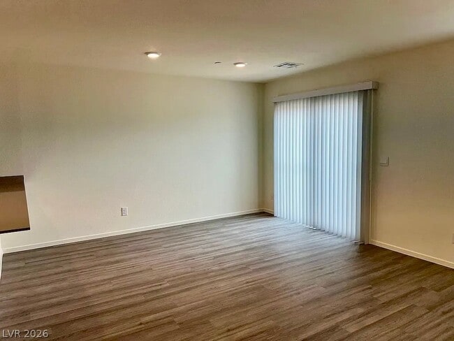 Building Photo - 10920 Rollingford Ave