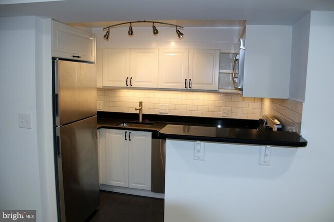 Building Photo - 1438 Meridian Pl NW