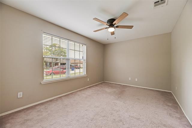 Building Photo - 2701 Mockingbird St