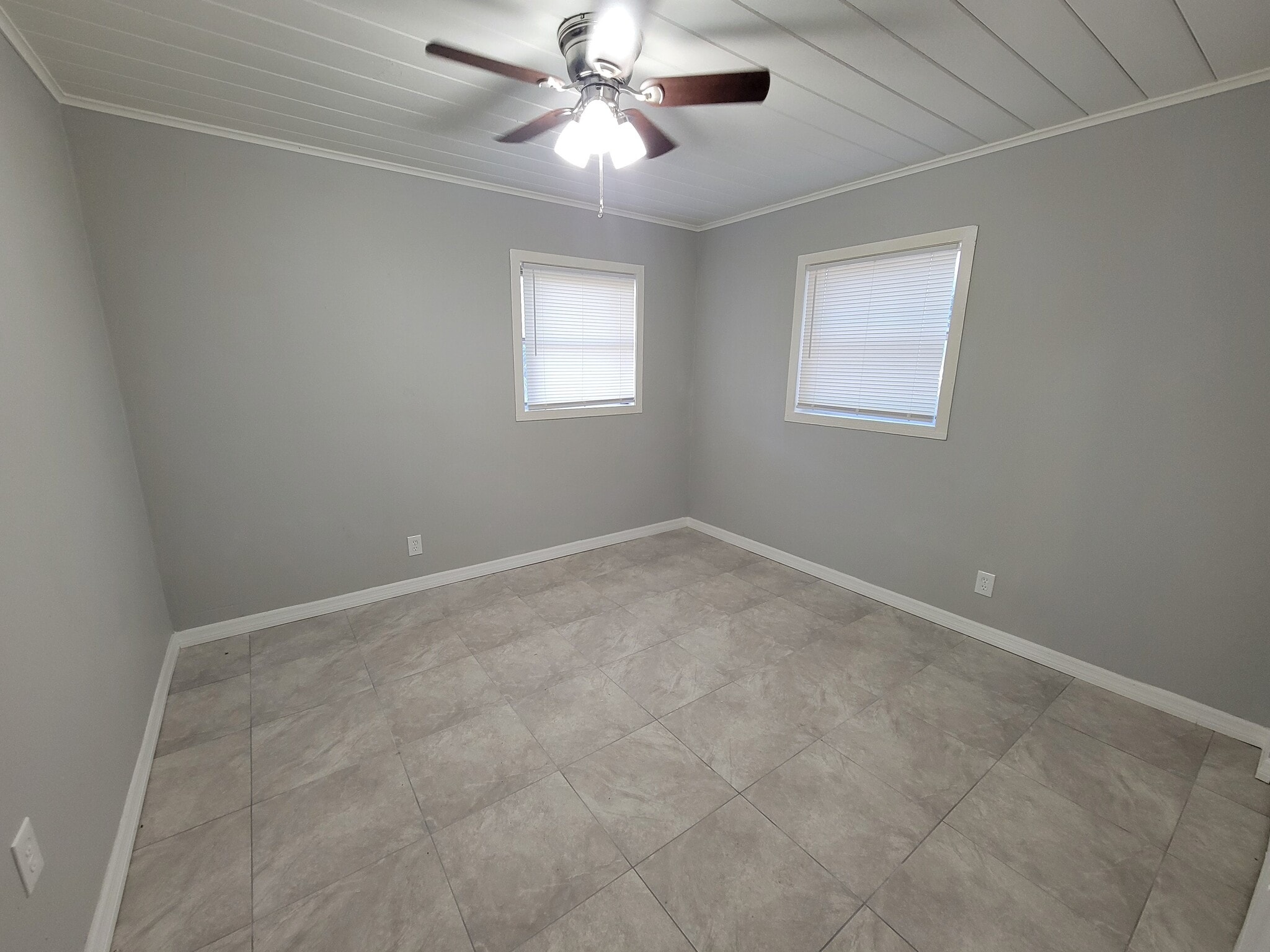 Building Photo - 4896 35th Ave