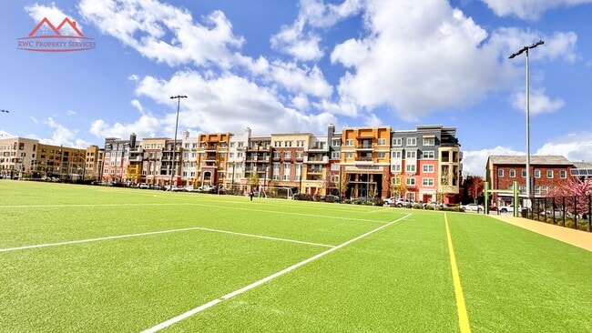 Building Photo - Charming 1 Bedroom/1 Bath Condo with Private Backyard & Double Parking Spaces