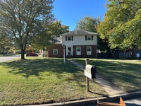 Building Photo - 9201 Woodlake Dr