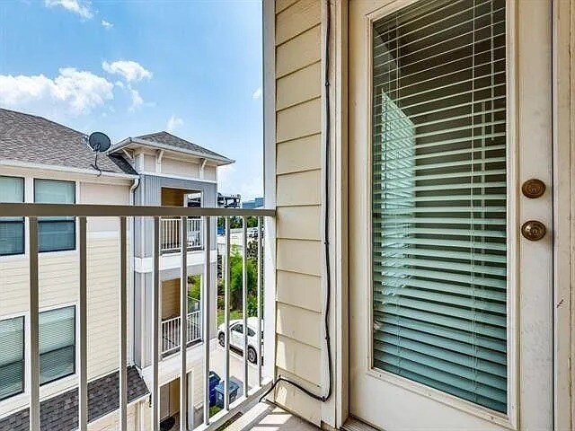 Patio 2 - 2407 Stutz Dr