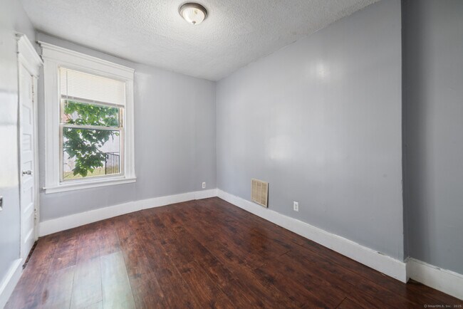 Building Photo - 705 Dixwell Ave