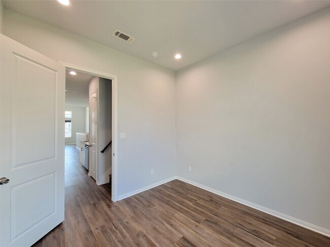 Building Photo - 4908 Paradigm Ln