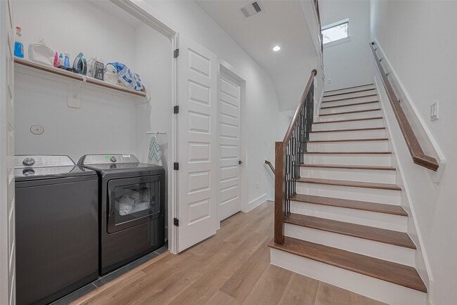 Building Photo - 1305 E 27th St