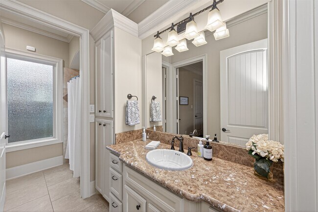 Building Photo - 7414 Dayhill Dr