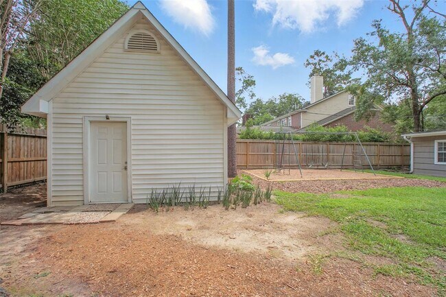 Building Photo - 10700 Beinhorn Rd