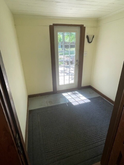 Building Photo - A cozy home w/ 3 beds, 2 bath and a 70 acr...