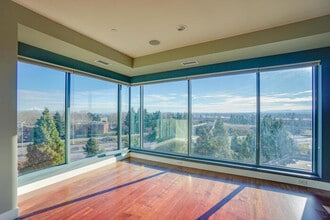 Building Photo - BEAUTIFUL TWO BEDROOM CONDO DOWNTOWN VANCOUVER